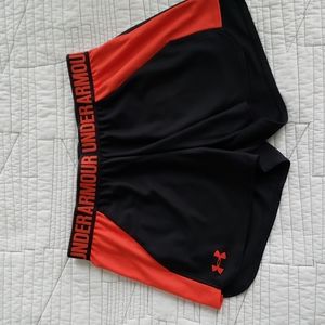 Under Armour shorts - S